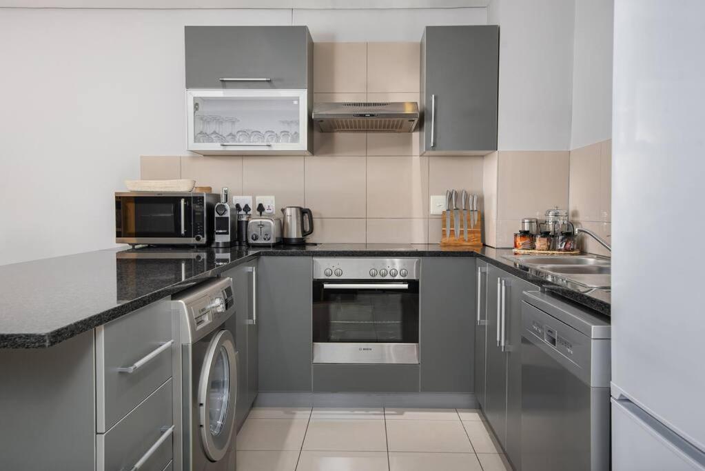 8th Floor - Table Mountain Views & Secure *