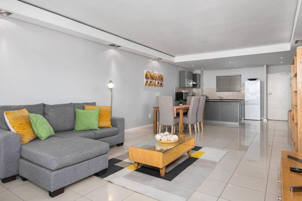 8th Floor - Table Mountain Views & Secure Le Cap