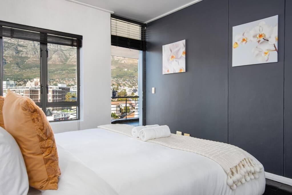 8th Floor - Table Mountain Views & Secure Appartement